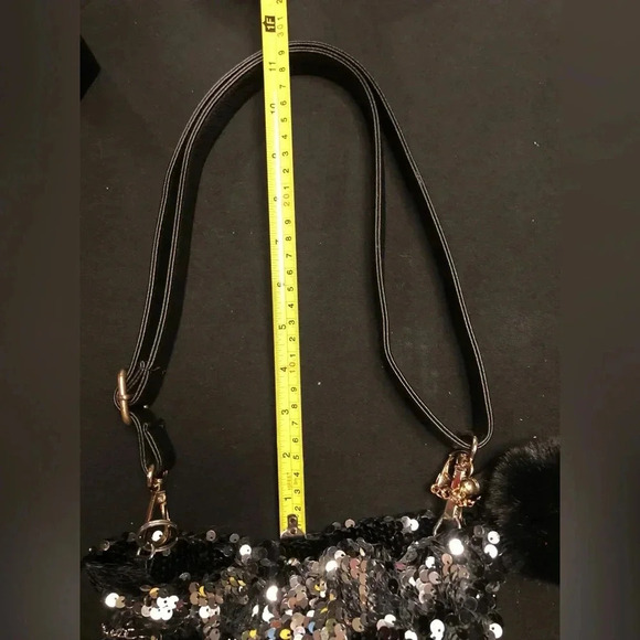 Black Sequin Cinch Bucket Bag Small Purse in Great Condition Vintage w/ Charm - Picture 5 of 16